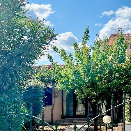Iss Travel, Domo Magenta 2-bedrooms - With Private Outdoor Area Apartament
