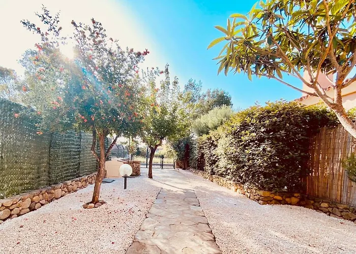 Iss Travel, Domo Magenta 2-bedrooms - With Private Outdoor Area San Teodoro (Sardinia)
