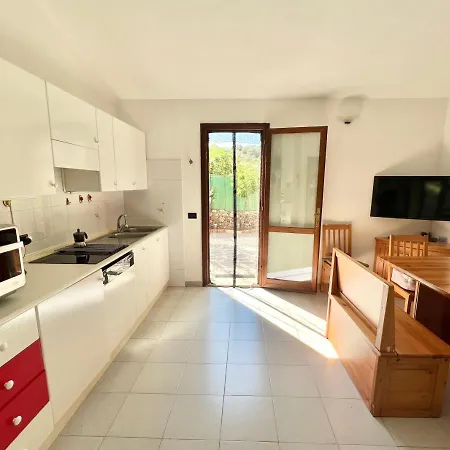 Iss Travel, Domo Magenta 2-bedrooms - With Private Outdoor Area Διαμέρισμα San Teodoro (Sardinia)
