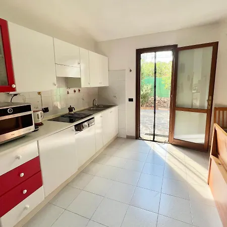Iss Travel, Domo Magenta 2-bedrooms - With Private Outdoor Area * San Teodoro (Sardinia)