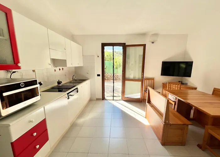 Iss Travel, Domo Magenta 2-bedrooms - With Private Outdoor Area Διαμέρισμα San Teodoro (Sardinia)