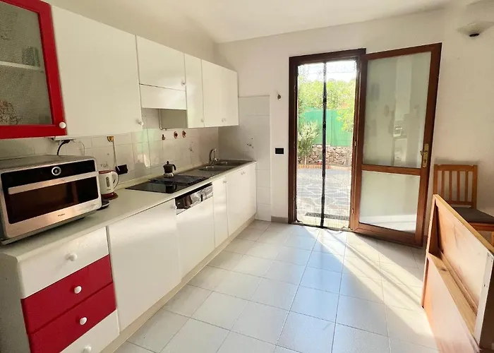 Iss Travel, Domo Magenta 2-bedrooms - With Private Outdoor Area * San Teodoro (Sardinia)